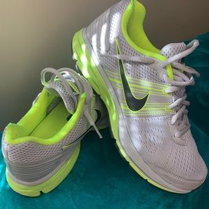 nike pegasus neon green